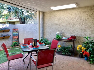 Covered Patio w brick pavers