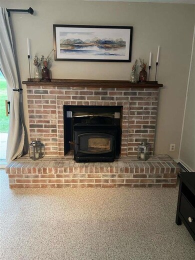 J18 Stonehedge Dr, South Burlington, VT 05403 - photo 5