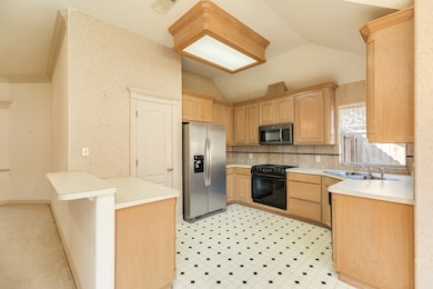 117 Jamestown Ave, Clute, TX 77531 - photo 3