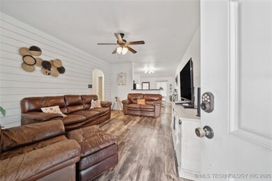 14775 S Glenn St, Glenpool, OK 74033 - photo 5