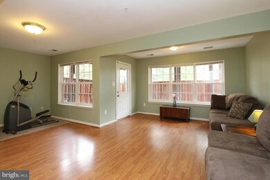 13031 Woodcutter Cir, Germantown, MD 20876 - photo 5