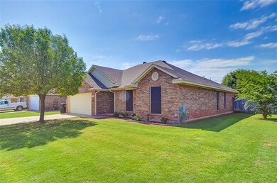 908 NE 23rd St, Moore, OK 73160 - photo 2
