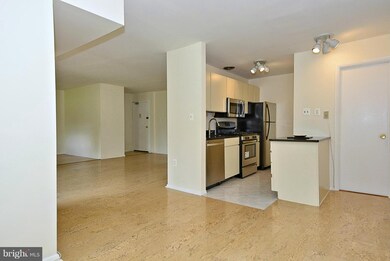 206 Park Terrace Ct SE unit 42, Vienna, VA 22180 - photo 5