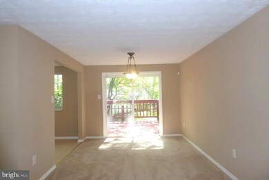 14001 Briarchip Ct, Laurel, MD 20708 - photo 5