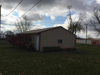 953 W Market St, Nappanee, IN 46550 - photo 2