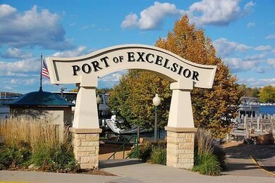 24530 Smithtown Rd, Shorewood, MN 55331 - photo 4