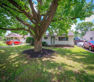 910 Byron Ave-2
