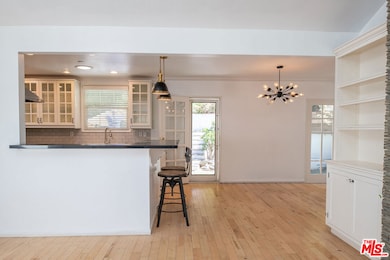 8524 Appian Way, Los Angeles, CA 90046 - photo 5