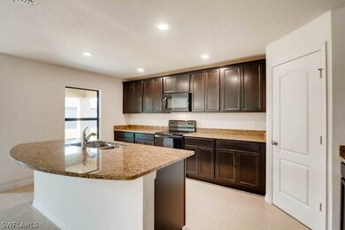 266 Lisette St, Fort Myers, FL 33913 - photo 3