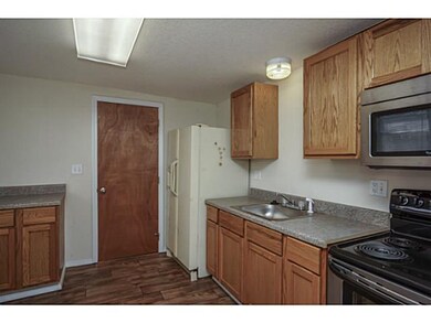 709 E Grant St, Shawnee, OK 74801 - photo 7