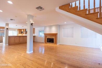 4539MammothAve 6