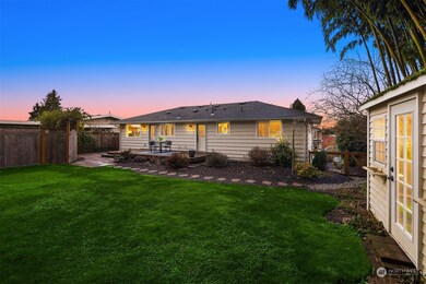 1050 Glen St, Edmonds, WA 98020 - photo 3