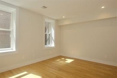 10 Gloucester St unit PH, Boston, MA 02115 - photo 5
