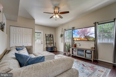 8104 Highpoint Rd, Clearwater Beach, MD 21226 - photo 7