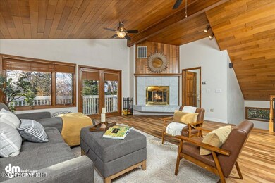 07-Living Room-DW-1510