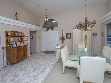 004_Front Entry - Dining Area