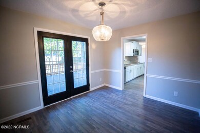 101 Epworth Dr, Jacksonville, NC 28546 - photo 6