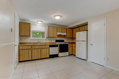 8858 Sandusky Ave S, Jacksonville, FL 32216 - photo 4