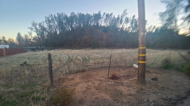 2071/2061 Kenyon Rd, Redding, CA 96001 - photo 3