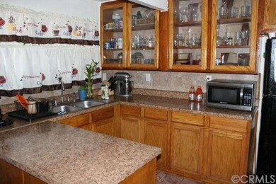 1113 E 119th St, Los Angeles, CA 90059 - photo 2