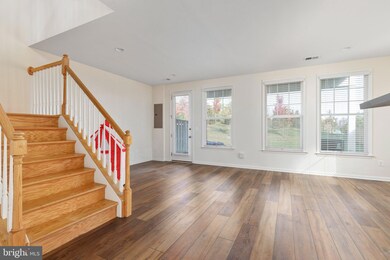 42304 Lancaster Woods Square, Chantilly, VA 20152 - photo 3