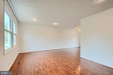 8072 Red Jacket Way, Jessup, MD 20794 - photo 6