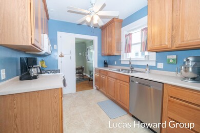 957 Aberdeen St NE, Grand Rapids, MI 49505 - photo 3