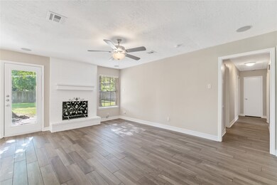 25814 Leafywood Dr, Spring, TX 77386 - photo 5