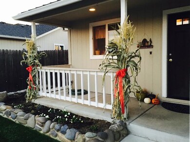 3824 Valley Meadows Dr, White City, OR 97503 - photo 2