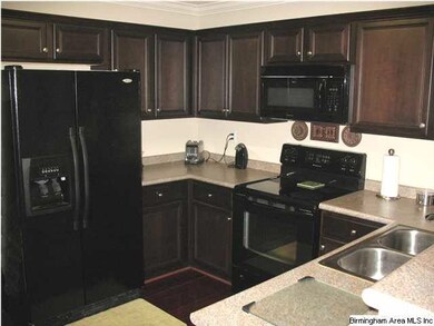 Lots of cabinets!
