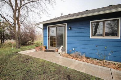 6653 Mcloughlin Dr, Central Point, OR 97502 - photo 4