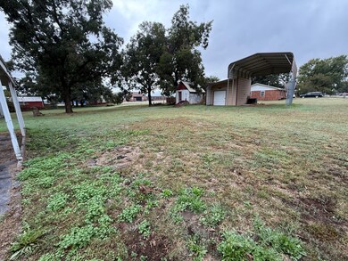 1318 Jackson Ave, Lamont, OK 74643 - photo 4