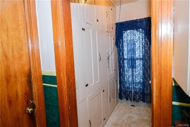 Lower Unit Butler Pantry off Kitchen
