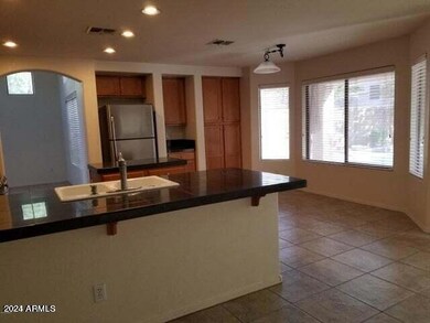 Large Breakfast Bar!