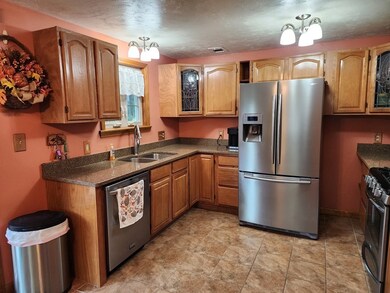 16 Nadine Rd, Brockton, MA 02302 - photo 3