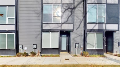 407 Devender Ln, Charlotte, NC 28217 - photo 2