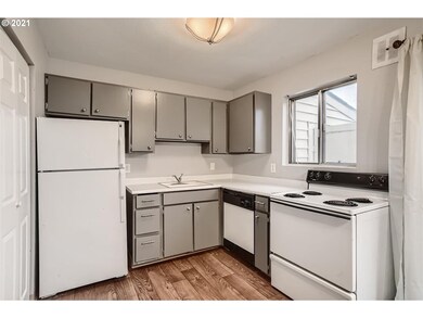 1340 NE Kane Dr unit 1360, Gresham, OR 97030 - photo 5