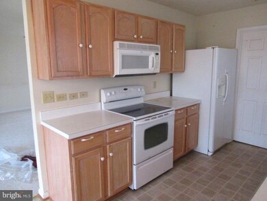 22702 Athlone Dr, Great Mills, MD 20634 - photo 2