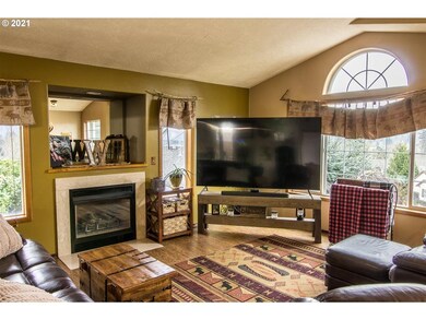 427 SW 30th Ct, Troutdale, OR 97060 - photo 2