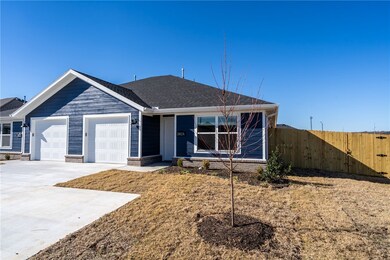 2802 N Teresa Dr unit A & B, Siloam Springs, AR 72761 - photo 2