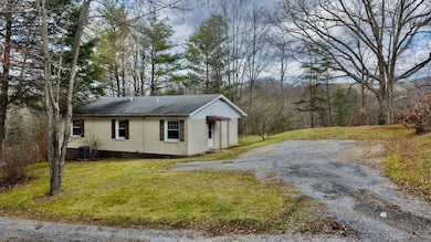 338 Giggenbach Cir, White Sulphur Springs, WV 24986 - photo 7