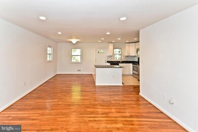 9012 Anna Dr, Clinton, MD 20735 - photo 5