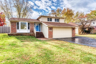 585 Cambridge Way, Bolingbrook, IL 60440 - photo 2