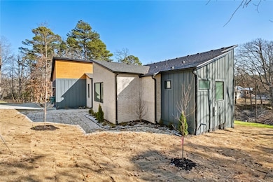 2 Helmsley Cir, Bella Vista, AR 72715 - photo 2