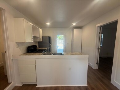 5901 Nancy Dr unit F, Austin, TX 78745 - photo 4