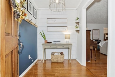 201 Lexington Dr, Woodstock, GA 30188 - photo 7