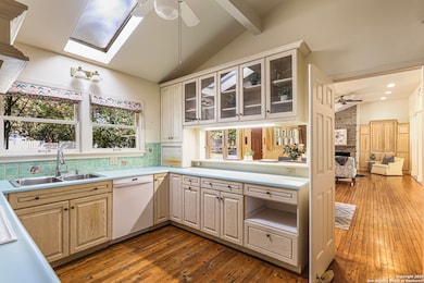 985 Allen Ave, New Braunfels, TX 78130 - photo 7