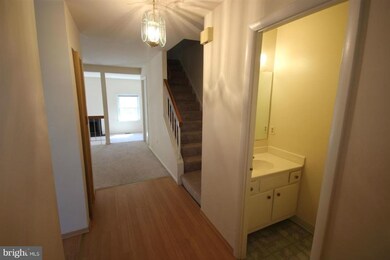 3075 White Birch Ct, Fairfax, VA 22031 - photo 2