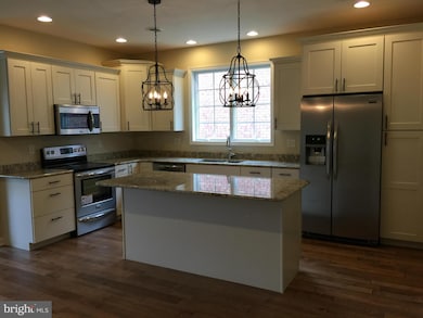 641 Tudor Dr, Hagerstown, MD 21742 - photo 4