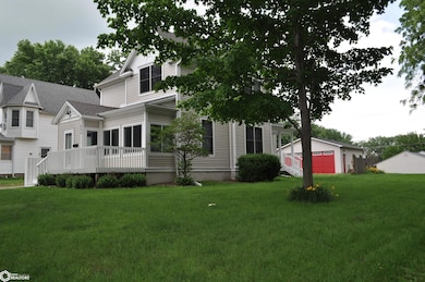804 N Clark St, Carroll, IA 51401 - photo 2